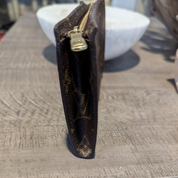 Authentic Louis Vuitton Accessories Pouch - Picture 5 of 12